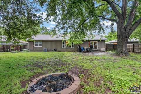 Tiny photo for 2921 SW Lincolnshire Rd, Topeka, KS 66614 (MLS # 244785)