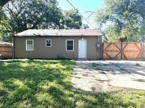 Tiny photo for 227 SE 33rd Ter, Topeka, KS 66605 (MLS # 246228)