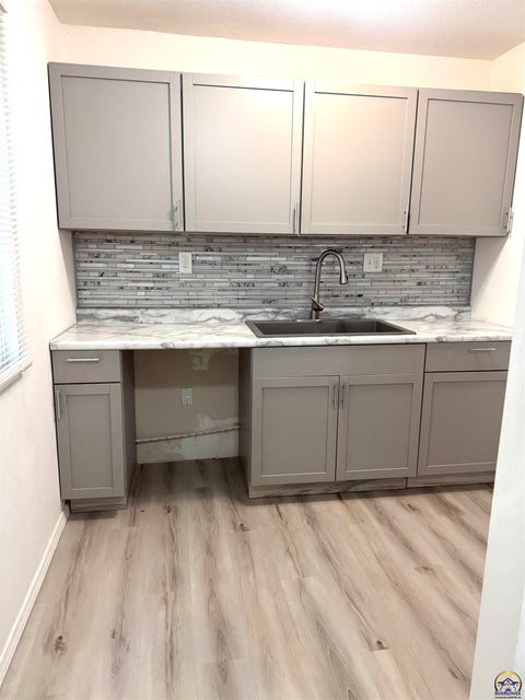 Tiny photo for 227 SE 33rd Ter, Topeka, KS 66605 (MLS # 246228)