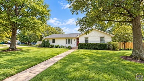 Photo of 4321 SE 23rd Ter, Tecumseh, KS 66542 (MLS # 246761)