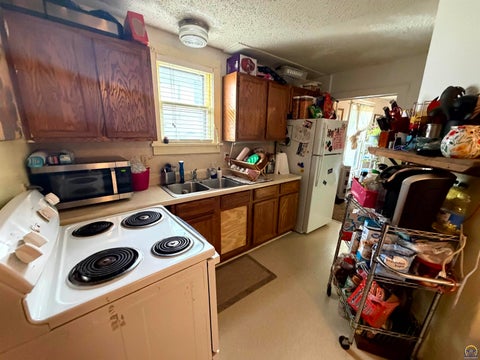 Tiny photo for 1154 SW Medford Ave, Topeka, KS 66604 (MLS # 247147)