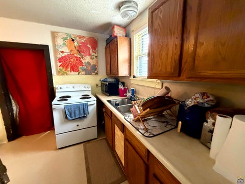 Tiny photo for 1154 SW Medford Ave, Topeka, KS 66604 (MLS # 247147)