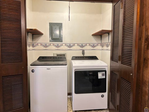 Tiny photo for 426 Comanche Dr, Holton, KS 66436 (MLS # 246676)