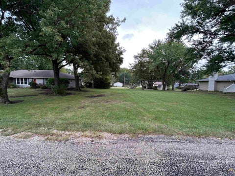 Tiny photo for 426 Comanche Dr, Holton, KS 66436 (MLS # 246676)