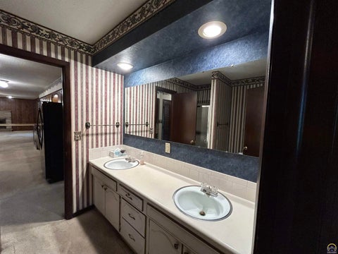 Tiny photo for 426 Comanche Dr, Holton, KS 66436 (MLS # 246676)