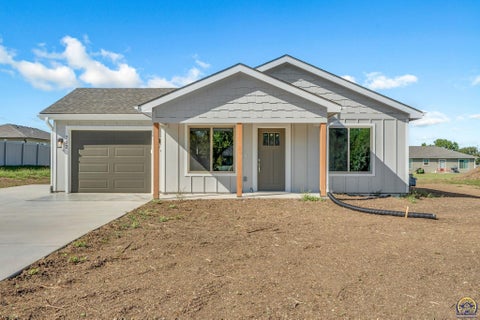 Tiny photo for 732 W North St, Carbondale, KS 66414 (MLS # 246572)