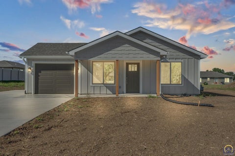 Tiny photo for 732 W North St, Carbondale, KS 66414 (MLS # 246572)