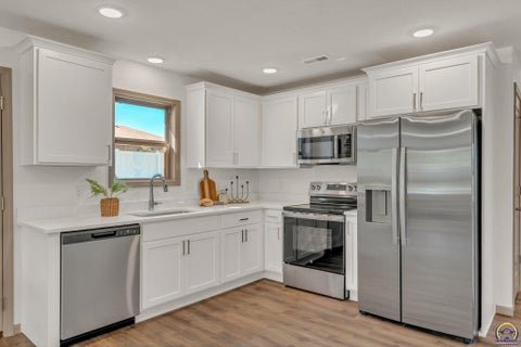 Tiny photo for 732 W North St, Carbondale, KS 66414 (MLS # 246572)