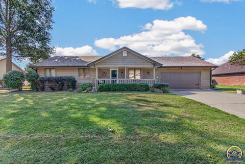 Photo of 107 Karen Dr, Holton, KS 66436 (MLS # 246472)