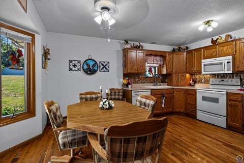 Tiny photo for 5920 NE Marple Dr, Topeka, KS 66617 (MLS # 246533)