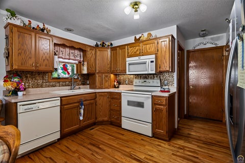 Tiny photo for 5920 NE Marple Dr, Topeka, KS 66617 (MLS # 246533)