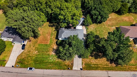 Tiny photo for 5920 NE Marple Dr, Topeka, KS 66617 (MLS # 246533)