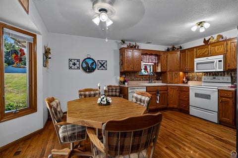 Tiny photo for 5920 NE Marple Dr, Topeka, KS 66617 (MLS # 246533)