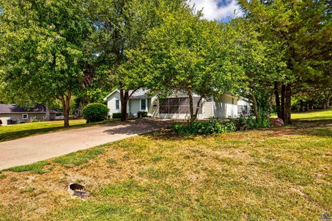 Tiny photo for 5920 NE Marple Dr, Topeka, KS 66617 (MLS # 246533)