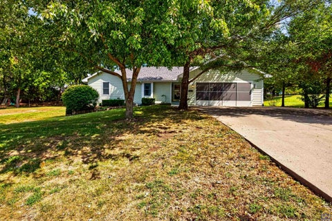 Tiny photo for 5920 NE Marple Dr, Topeka, KS 66617 (MLS # 246533)