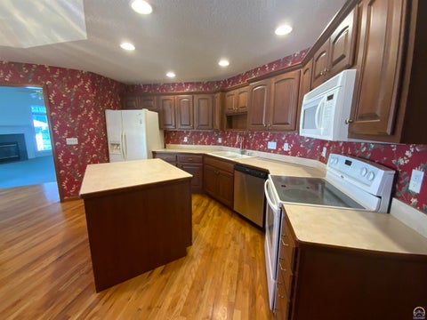 Tiny photo for 6227 SW 40th Ct, Topeka, KS 66610 (MLS # 246628)