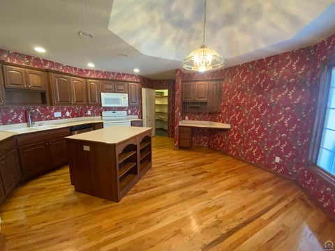 Tiny photo for 6227 SW 40th Ct, Topeka, KS 66610 (MLS # 246628)