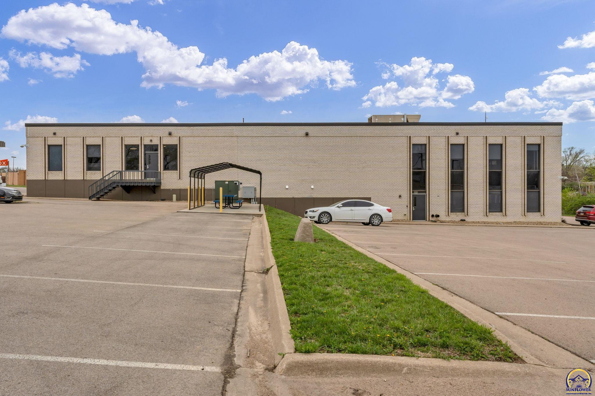 Topeka, Kansas 66611, United States, ,Commercial,Active,104433