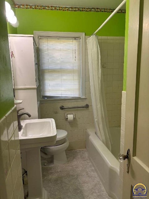 Tiny photo for 839 SW Webster Ave, Topeka, KS 66606 (MLS # 246926)