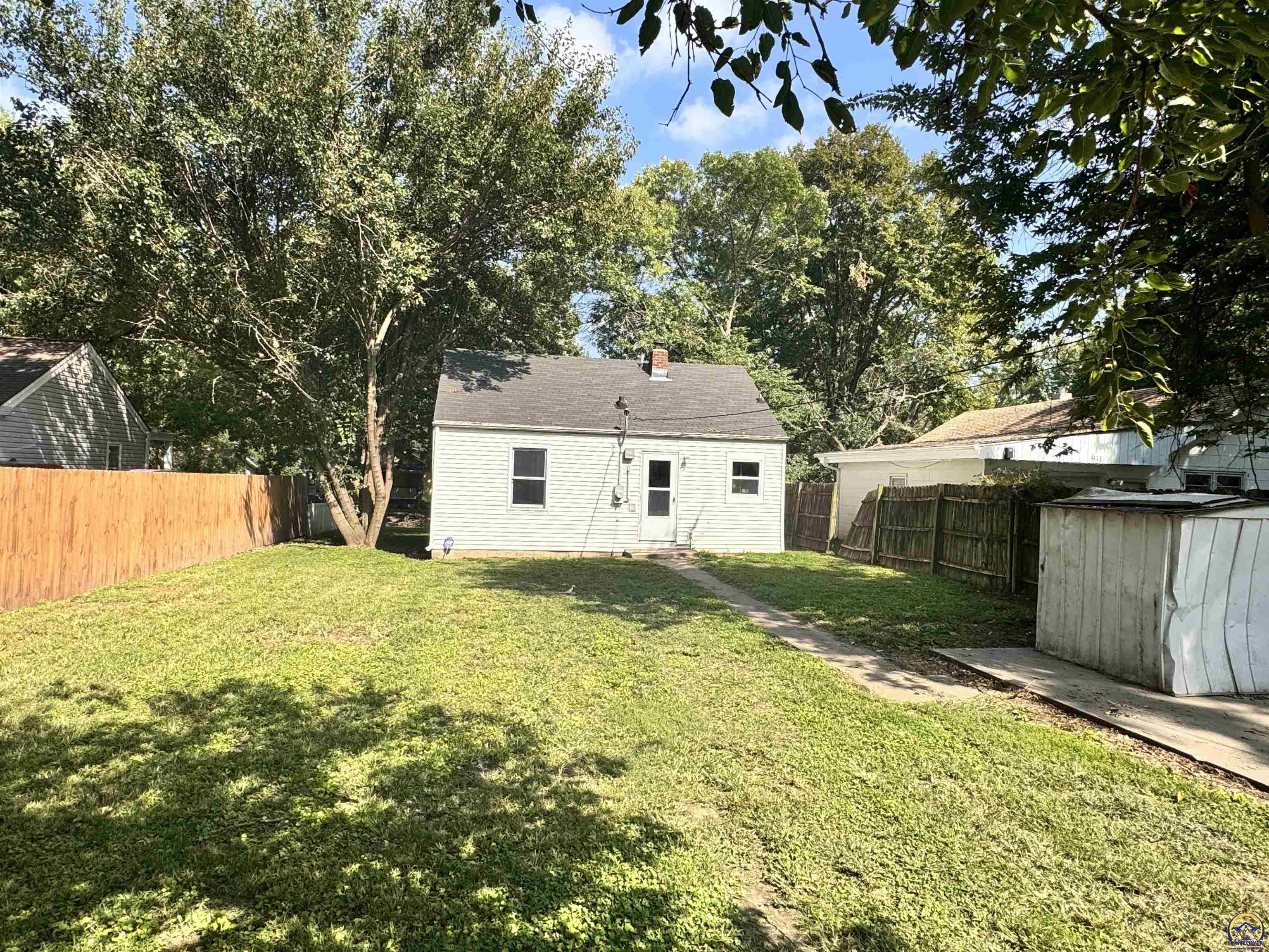 Topeka, Kansas 66617, United States, 2 Bedrooms Bedrooms, ,1 BathroomBathrooms,Residential,Pending,47459