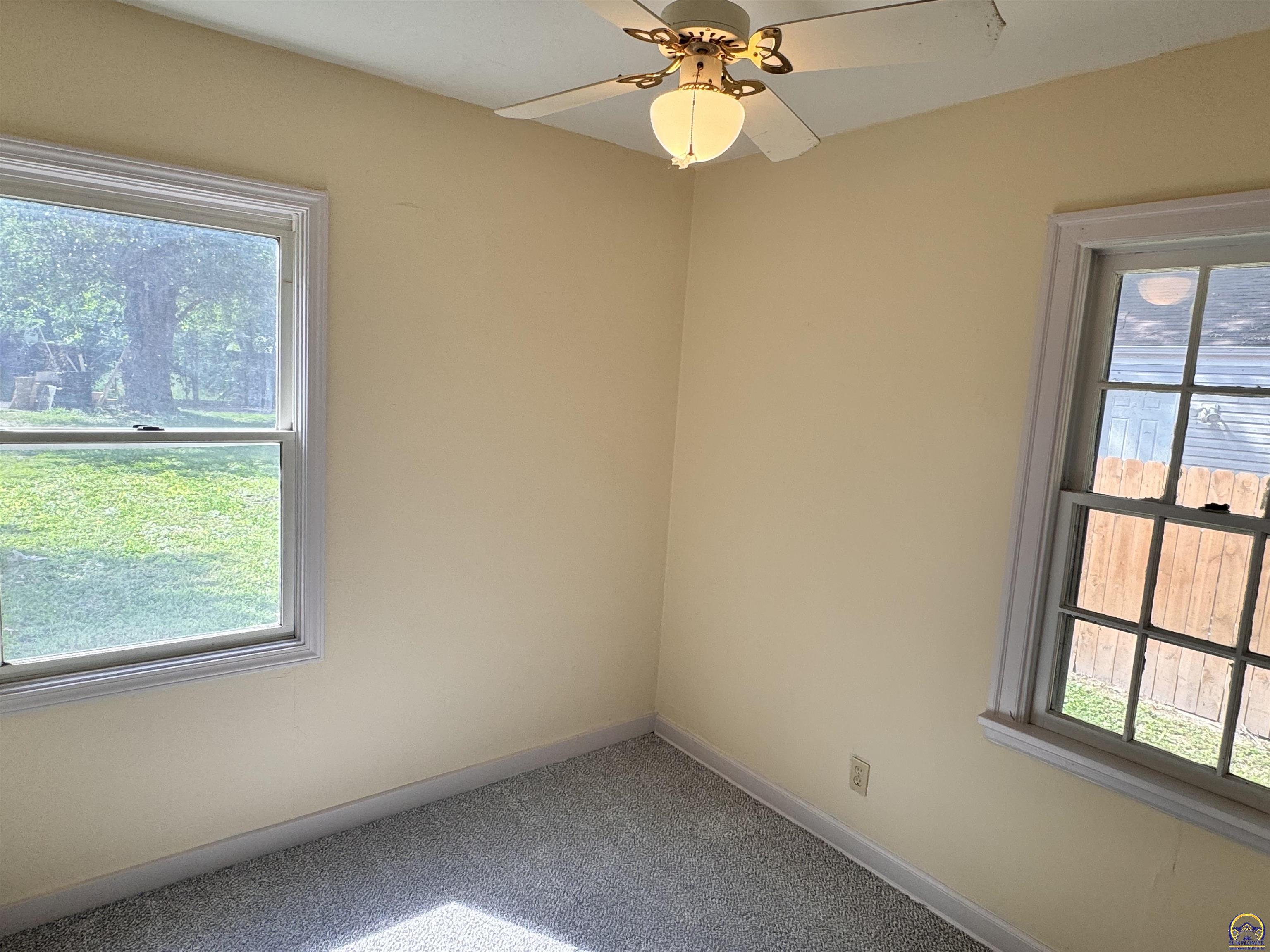 Topeka, Kansas 66617, United States, 2 Bedrooms Bedrooms, ,1 BathroomBathrooms,Residential,Pending,47459