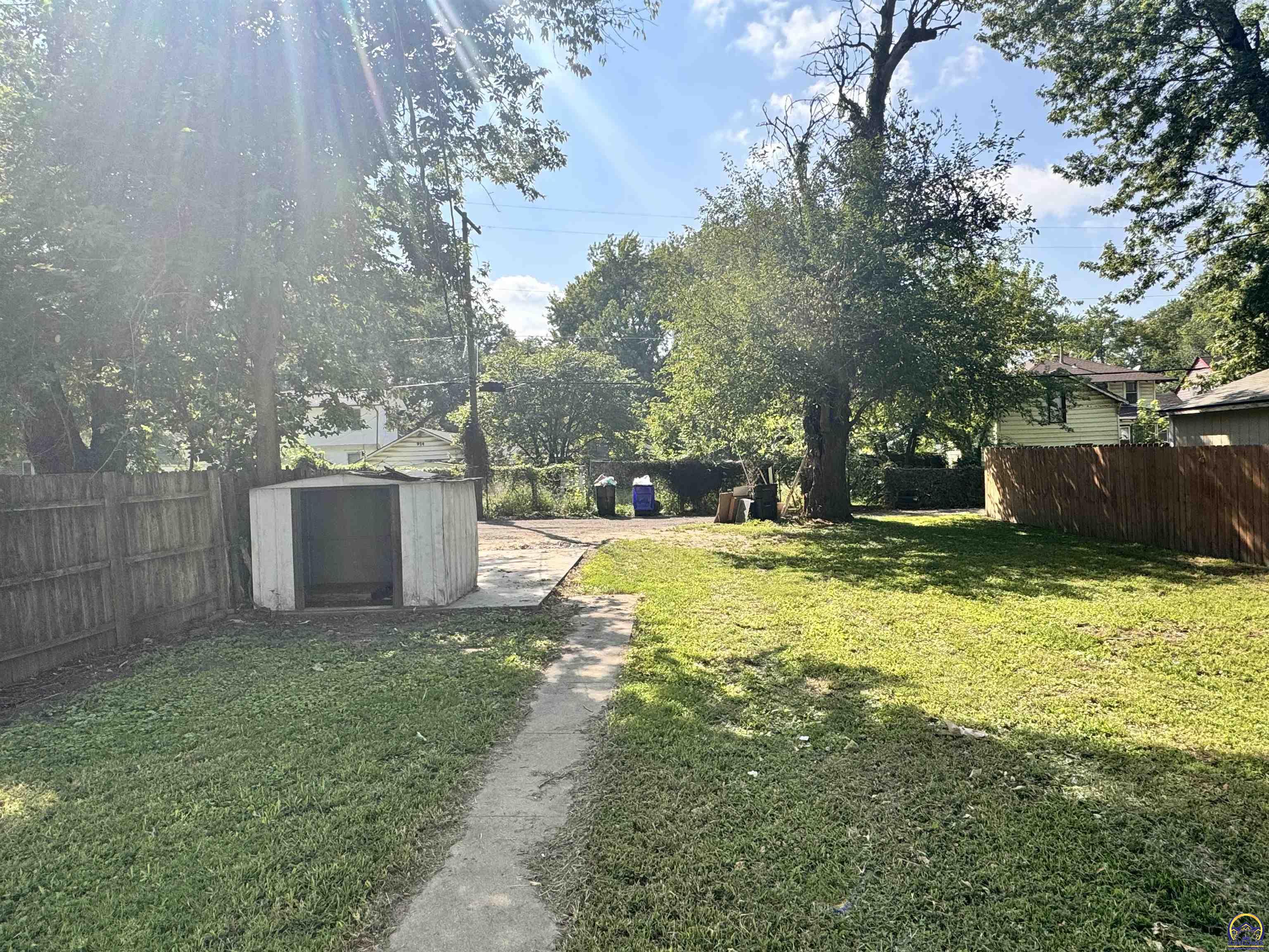 Topeka, Kansas 66617, United States, 2 Bedrooms Bedrooms, ,1 BathroomBathrooms,Residential,Pending,47459