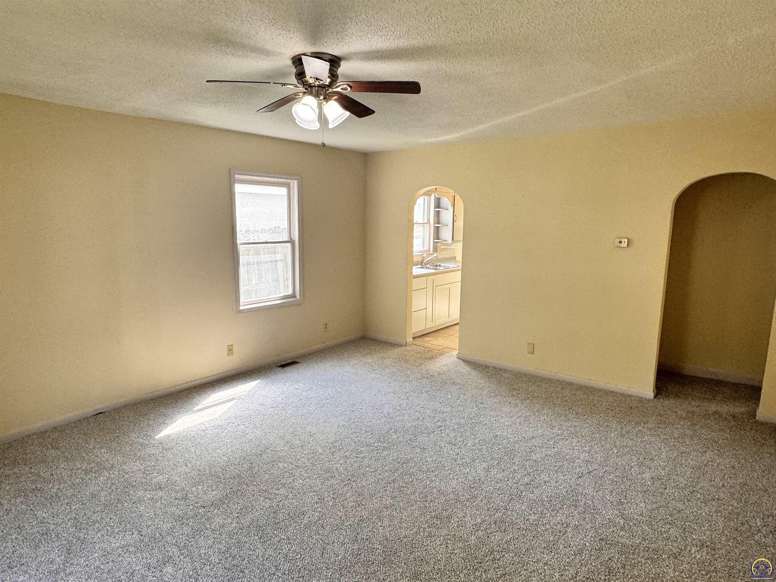 Topeka, Kansas 66617, United States, 2 Bedrooms Bedrooms, ,1 BathroomBathrooms,Residential,Pending,47459