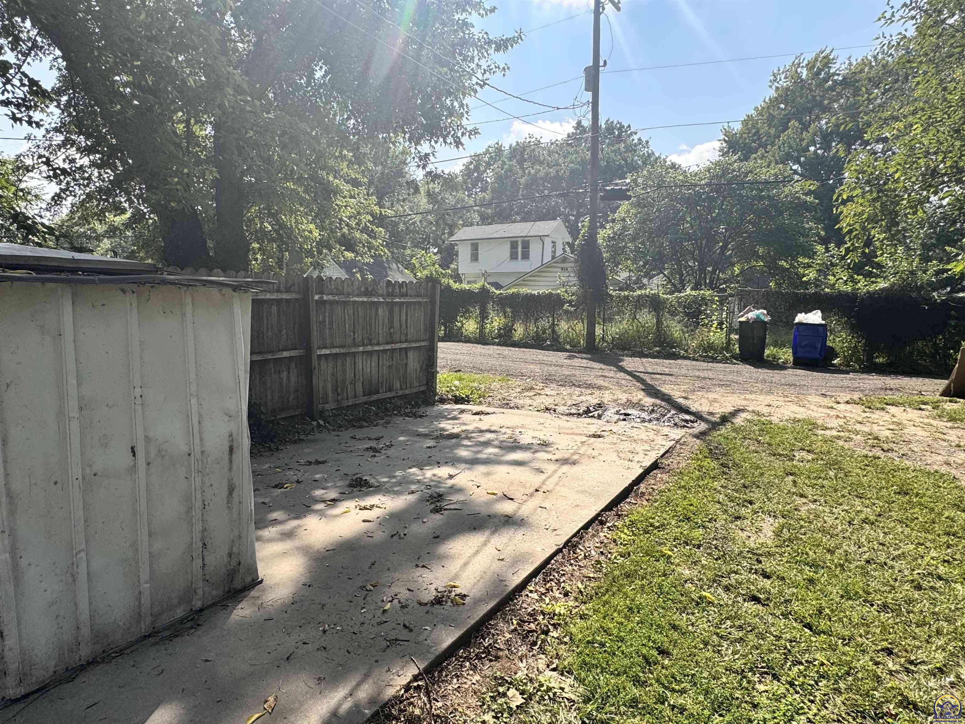 Topeka, Kansas 66617, United States, 2 Bedrooms Bedrooms, ,1 BathroomBathrooms,Residential,Pending,47459