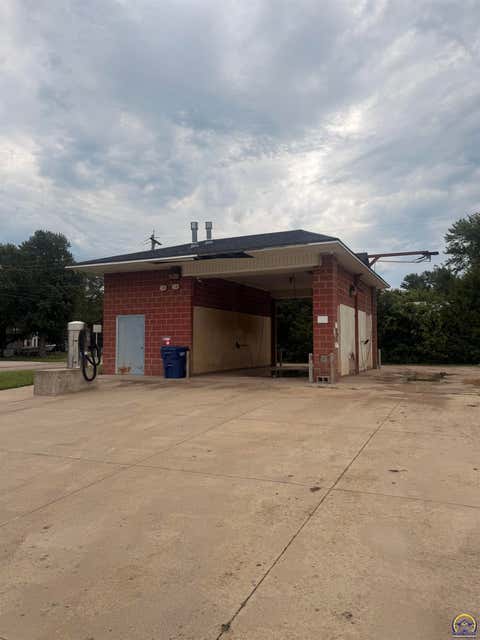 Tiny photo for 106 N Main St, Eskridge, KS 66423 (MLS # 245807)