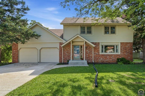 Photo of 3418 SE Burton St, Topeka, KS 66605 (MLS # 245768)