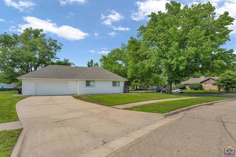 Tiny photo for 1837 SW Cheyenne Rd, Topeka, KS 66614 (MLS # 244916)