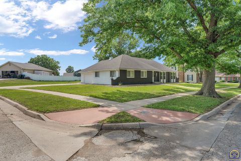 Tiny photo for 1837 SW Cheyenne Rd, Topeka, KS 66614 (MLS # 244916)