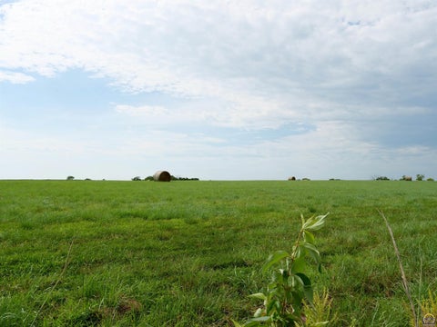Tiny photo for 3 NW Jennings Rd, Topeka, KS 66618 (MLS # 246130)