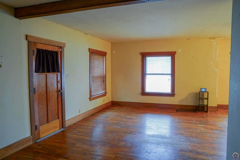 Tiny photo for 1225 SW Jewell Ave, Topeka, KS 66604 (MLS # 243925)
