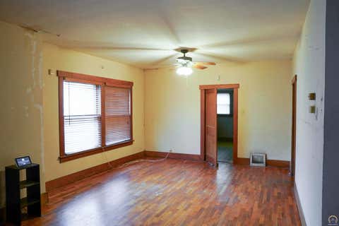 Tiny photo for 1225 SW Jewell Ave, Topeka, KS 66604 (MLS # 243925)