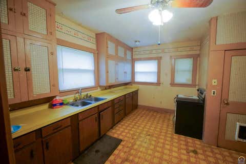 Tiny photo for 1225 SW Jewell Ave, Topeka, KS 66604 (MLS # 243925)