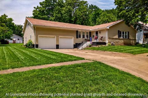 Tiny photo for 323 Lincoln Ave, Holton, KS 66436 (MLS # 244850)