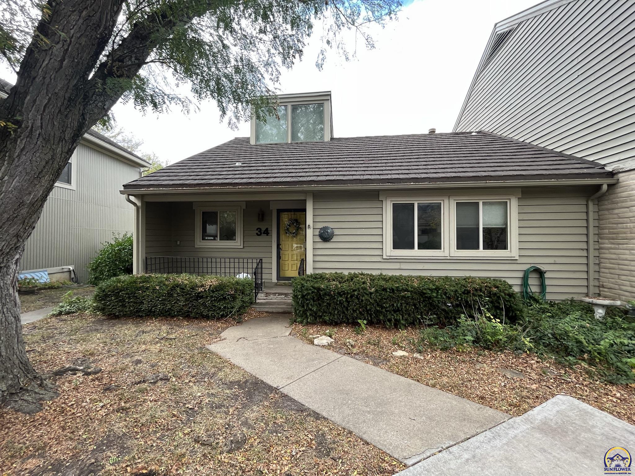 34 SW Pepper Tree LN Ln, Topeka MLS 226420 Berkshire Hathaway