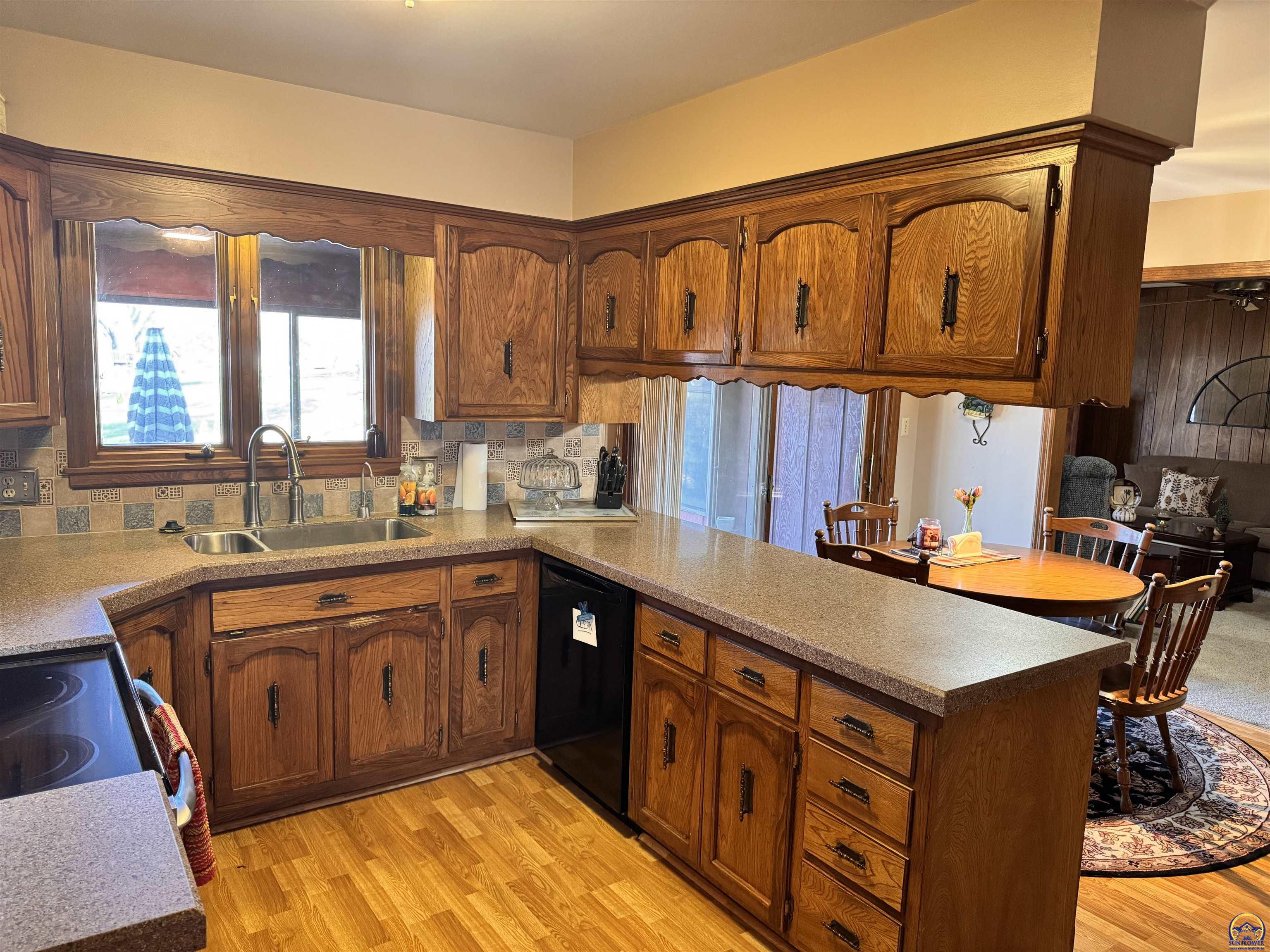 Osawatomie, Kansas 66064, United States, 3 Bedrooms Bedrooms, ,4 BathroomsBathrooms,Residential,Pending,29852