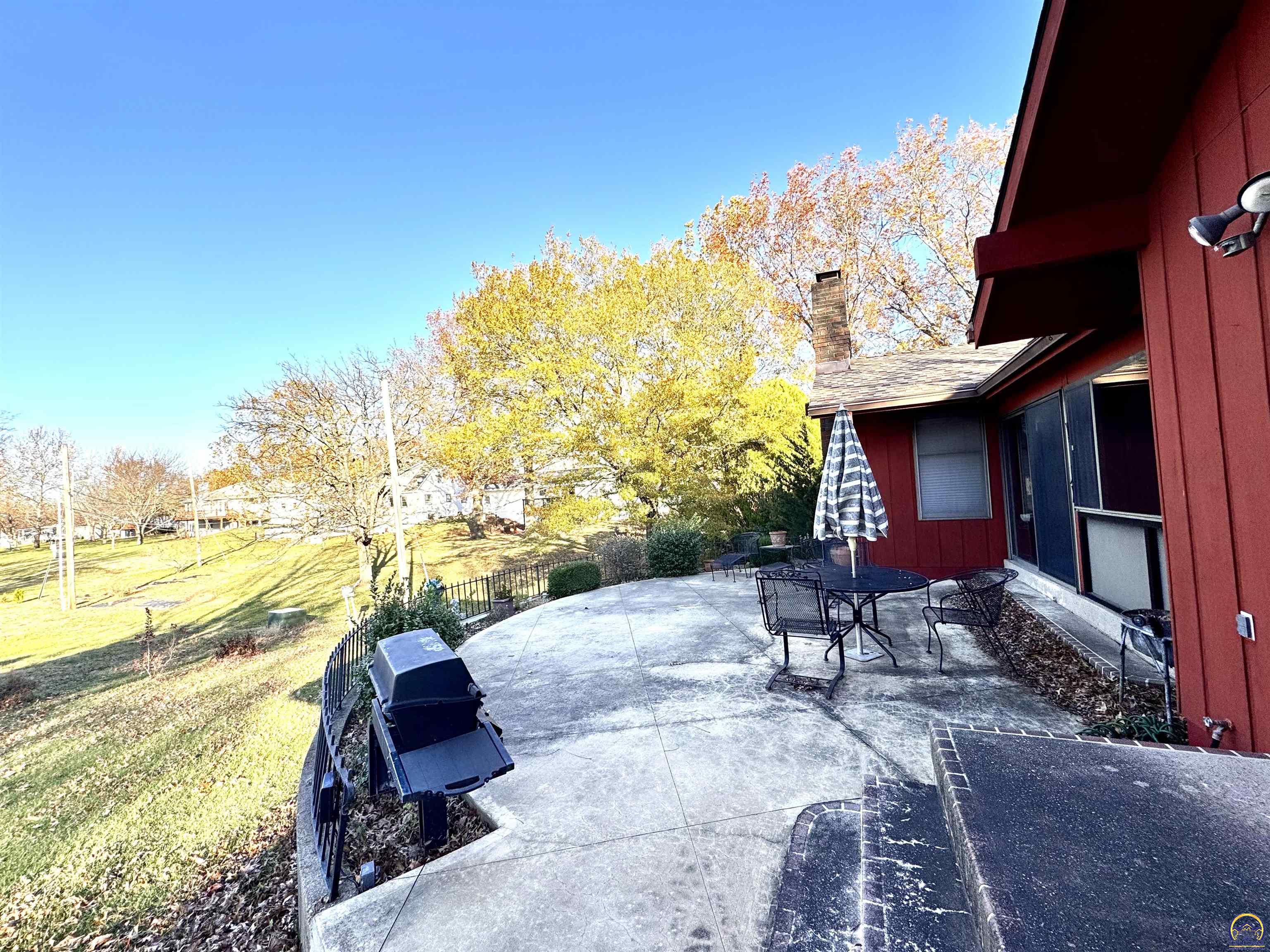 Osawatomie, Kansas 66064, United States, 3 Bedrooms Bedrooms, ,4 BathroomsBathrooms,Residential,Pending,29852