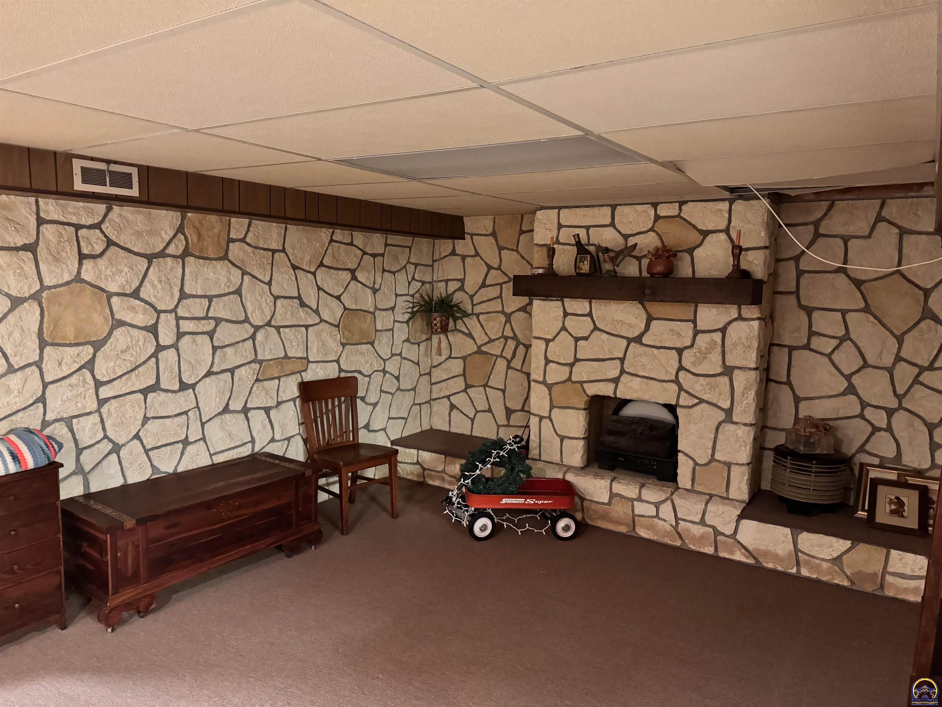 Osawatomie, Kansas 66064, United States, 3 Bedrooms Bedrooms, ,4 BathroomsBathrooms,Residential,Pending,29852