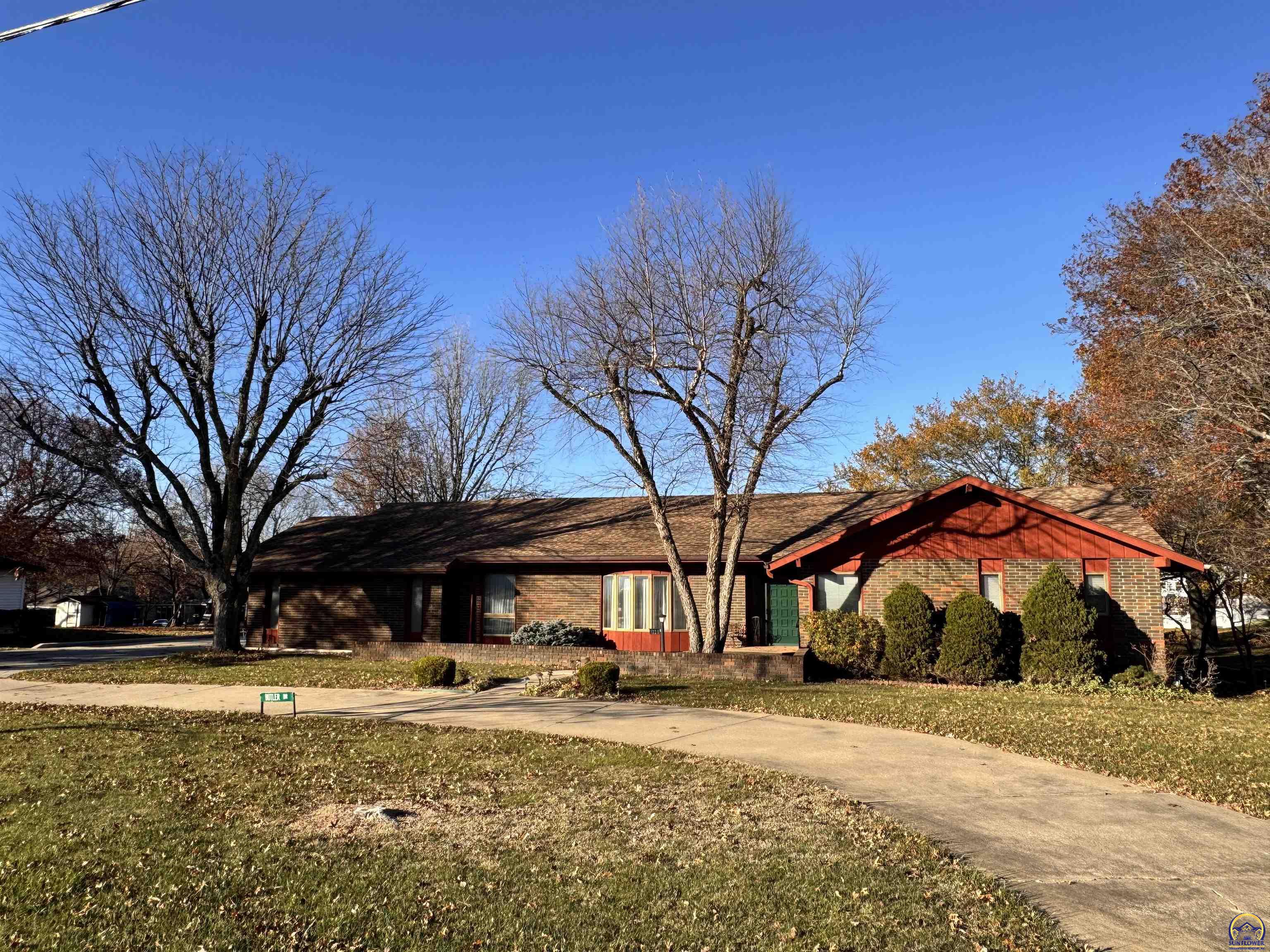 Osawatomie, Kansas 66064, United States, 3 Bedrooms Bedrooms, ,4 BathroomsBathrooms,Residential,Pending,29852