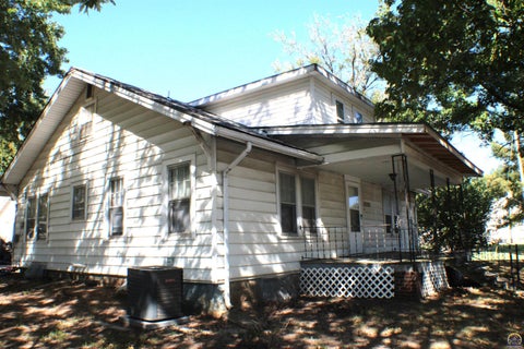 Photo of 3228 SE 6th St, Topeka, KS 66607 (MLS # 246445)