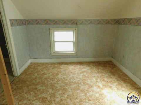Tiny photo for 309 Wisconsin Ave, Holton, KS 66436 (MLS # 246247)