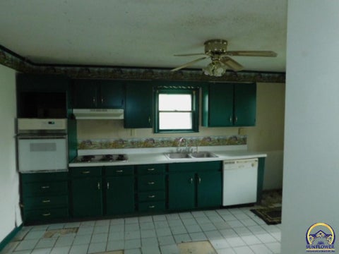 Tiny photo for 309 Wisconsin Ave, Holton, KS 66436 (MLS # 246247)