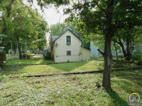 Tiny photo for 309 Wisconsin Ave, Holton, KS 66436 (MLS # 246247)