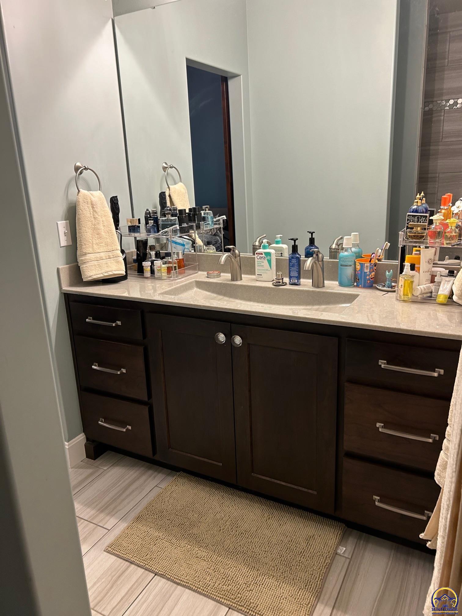 Topeka, Kansas 66609, United States, 4 Bedrooms Bedrooms, ,3 BathroomsBathrooms,Residential,Pending,59602