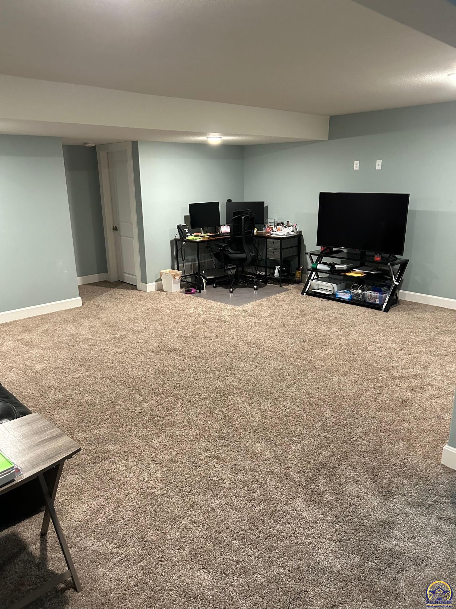 Topeka, Kansas 66609, United States, 4 Bedrooms Bedrooms, ,3 BathroomsBathrooms,Residential,Pending,59602