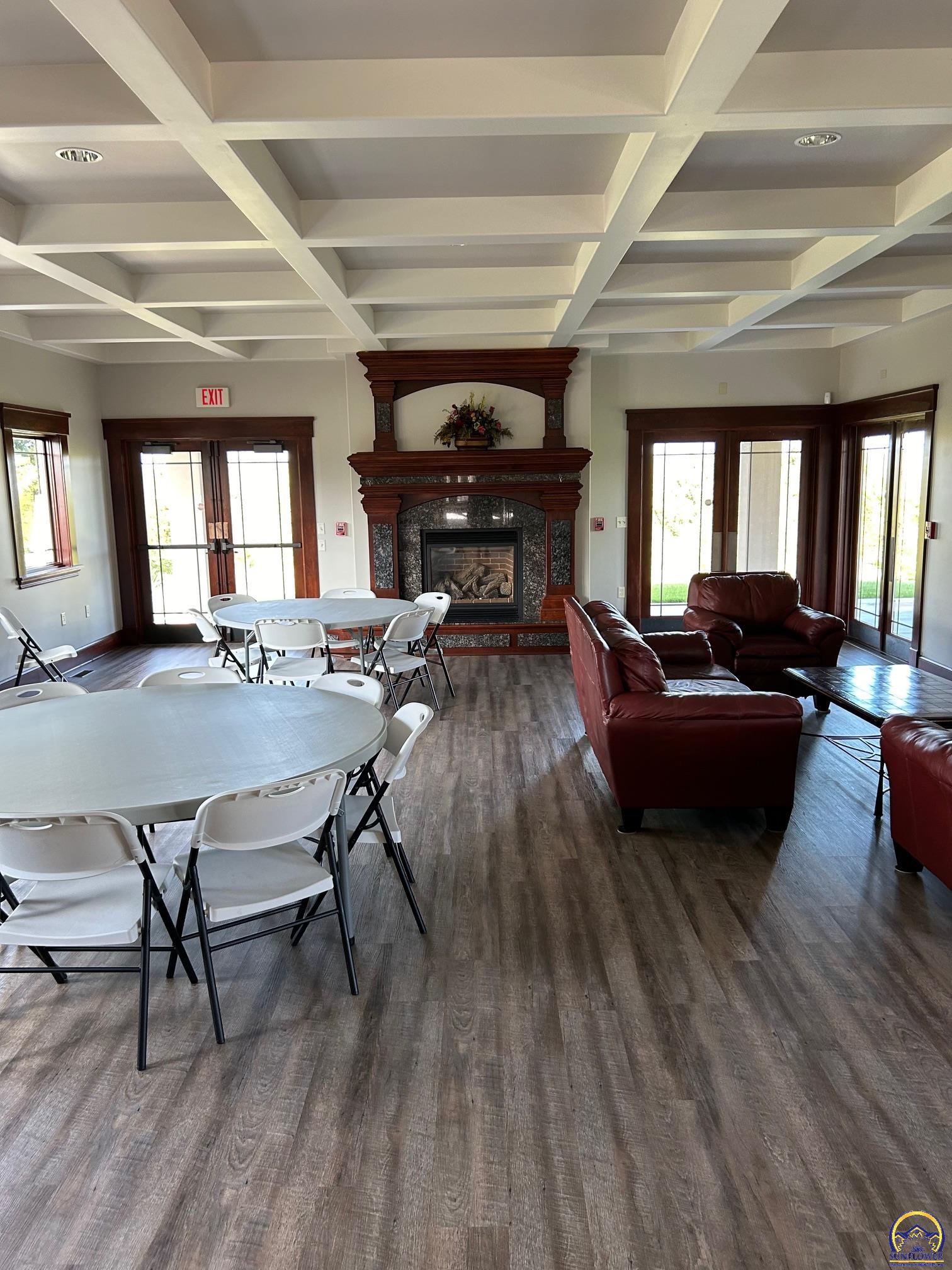 Topeka, Kansas 66609, United States, 4 Bedrooms Bedrooms, ,3 BathroomsBathrooms,Residential,Pending,59602