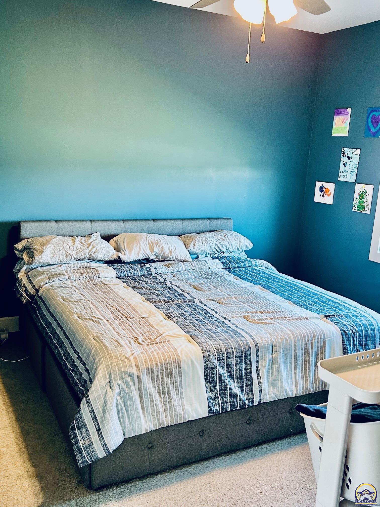 Topeka, Kansas 66609, United States, 4 Bedrooms Bedrooms, ,3 BathroomsBathrooms,Residential,Pending,59602